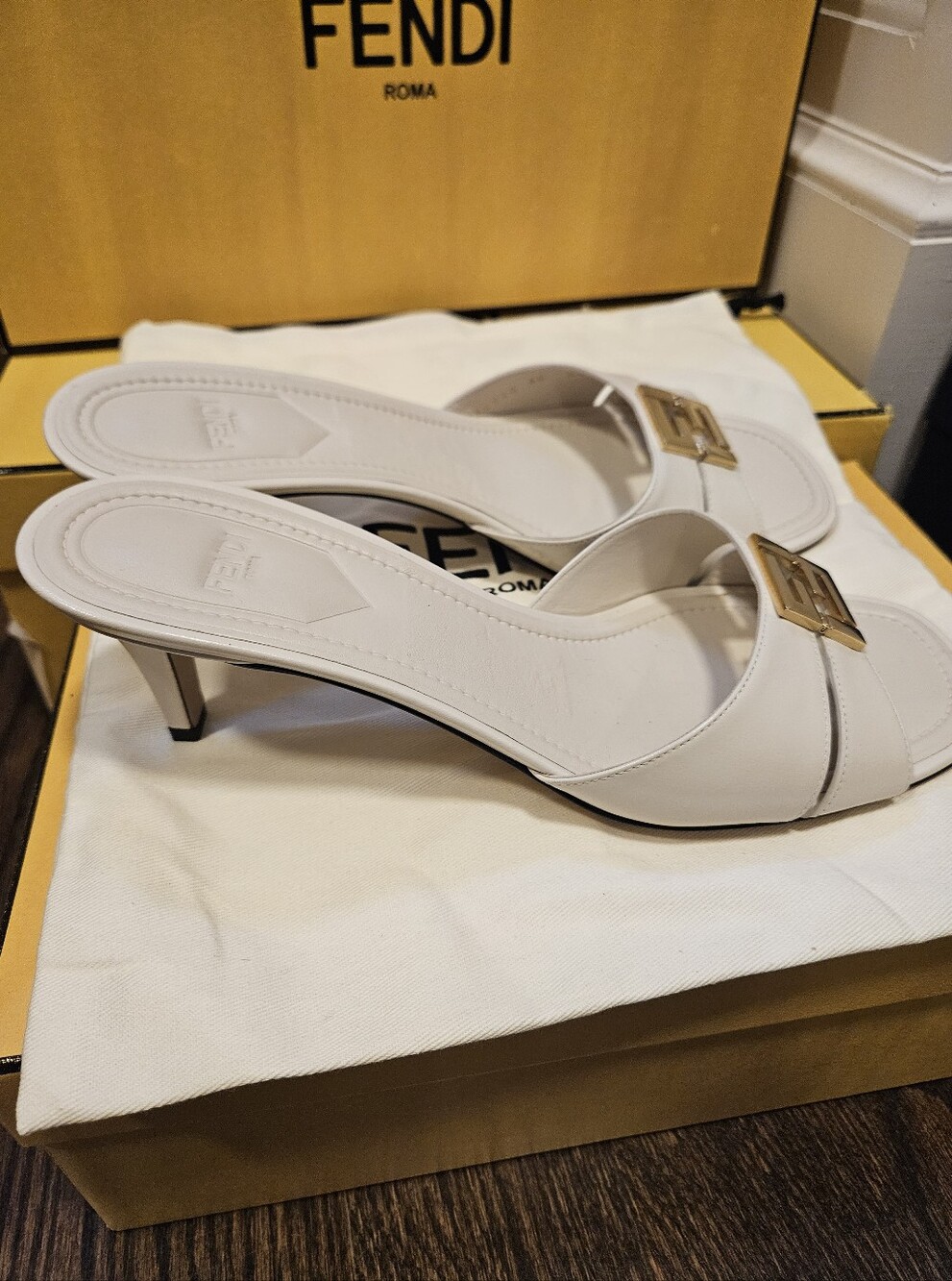 Fendi Fold Slide Shell White Leather Gold FF Logo Mule Kitten Heel size 40